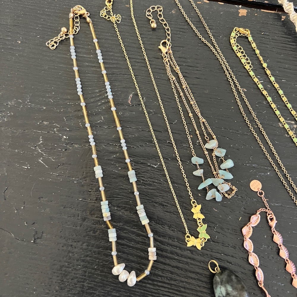 *Stones, Metal, & Beads 14 Pc. Miscellaneous Charm, Bracelet & Necklace Lot - Picture 4 of 16